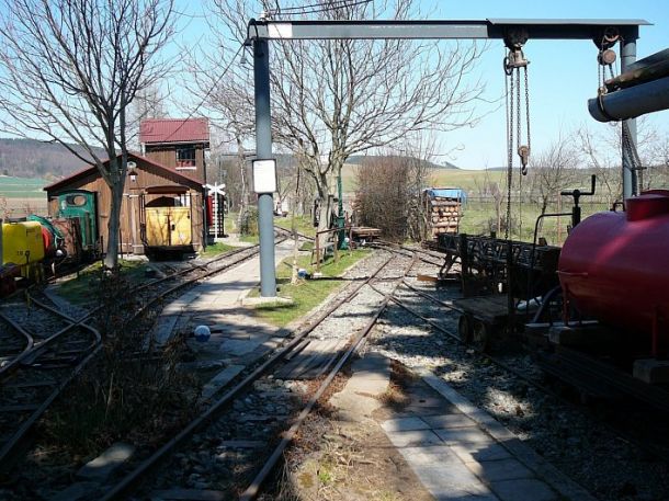 To see the trains in Drásov
